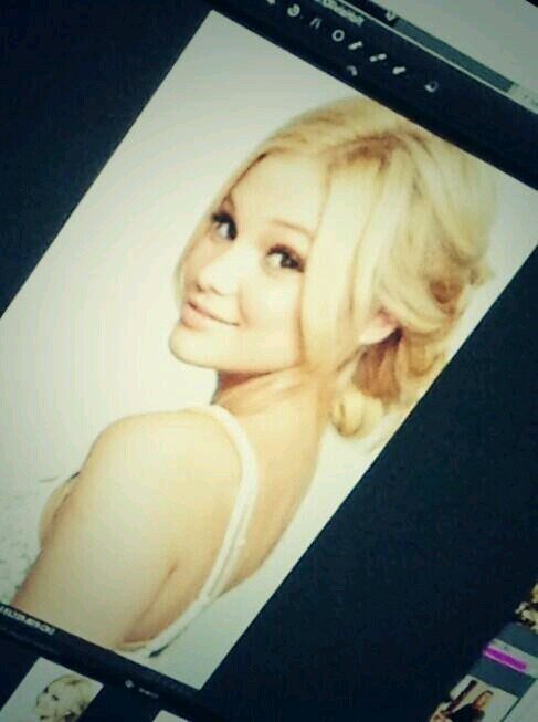 BFFL:@KimmyBearxx ,@TheBionicBree and @Itsmissberglund   (RP) taken by @rosslynchr5rp1 #lovemyprince idol: @Olivia_Holt ,@KelliBerglund  and @BillyUnger