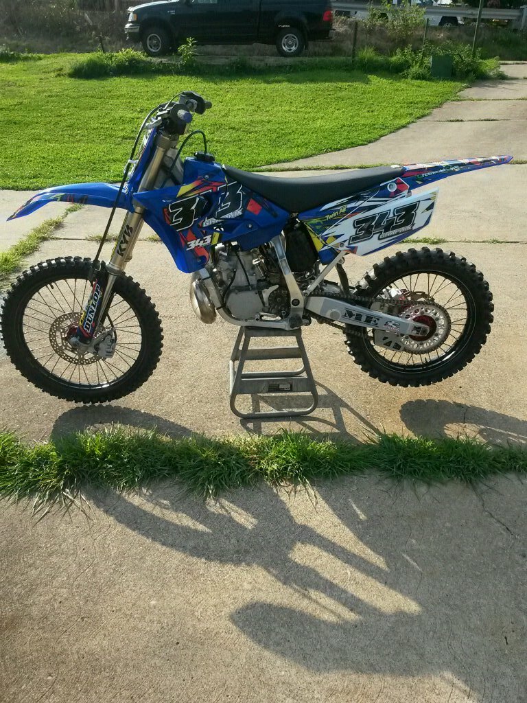 343 Graphix is a full service large format print shop. We do vehicle wraps to lettering to banners, signs, wall clings, Bike & atv graphics # plates.