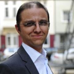 maliyede çalışıyor. görme engelli aktivist.