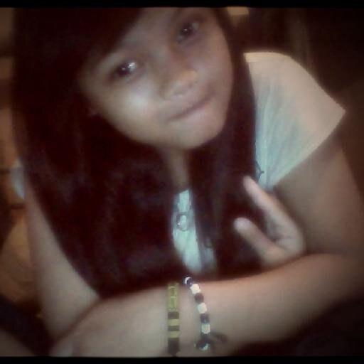 fitriani_RNZ's profile picture. Keluarga itu slalu ada, jadi harus diutamakan ({})