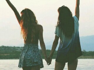 holaforra's profile picture. Nos gusta lo polémico. Hockistas. Fanaticas del helado y bien minitas                      ♥♥CALU RIVERO♥♥