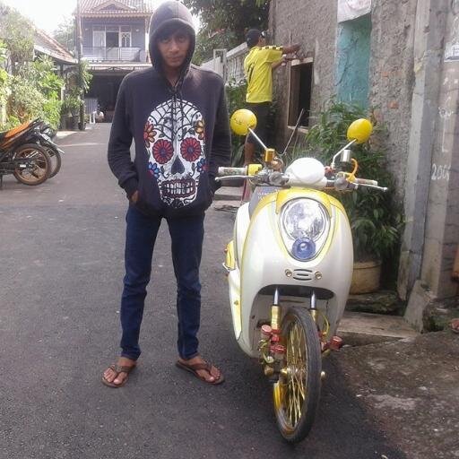 Uben_croott's profile picture. Emang lu tau apa tentang gua emang lu TUHAN ...-_-