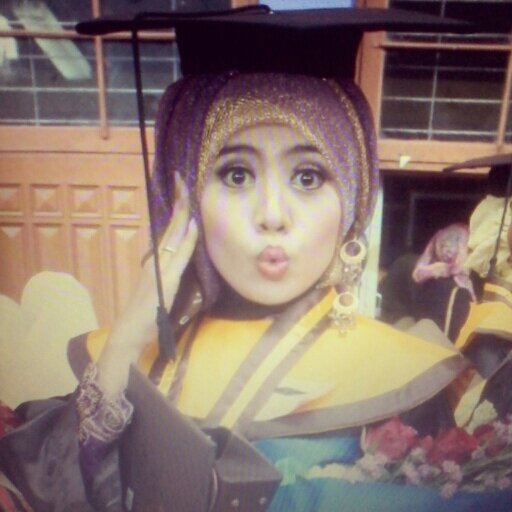 hildundingdong's profile picture. unpredictable awesome and simply lovable :)
Fashion-Music-Art holic.
member of @teateryupa. 
owner of @nyalacollection