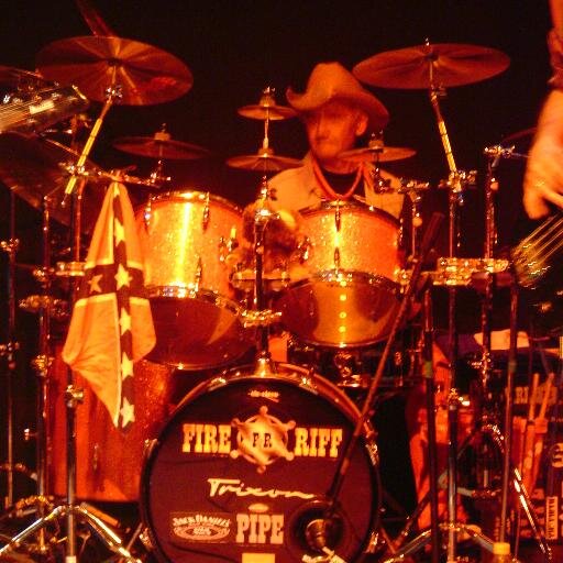 MUSICO. BATERISTA PROFESIONAL. DIRECTOR DE FIRE RIFF 80's disco fever show y Classic Rock- Country Blues