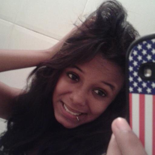 Não importa se você é gay, hetero ou bi

Lésbica ou se é transexual
Eu estou no caminho certo, baby
Eu nasci para sobreviver


#LittleMonster