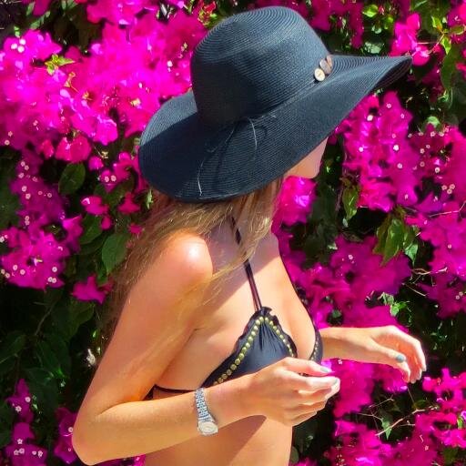 diamondlilx's profile picture. retired #fantasybaseball goddess