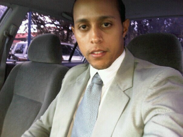Sincero, Humilde, Objetivo, Directo, Proactivo, Extrovertido, Mesticuloso, Amigable o Corita', Trabajador y pa' que mas!