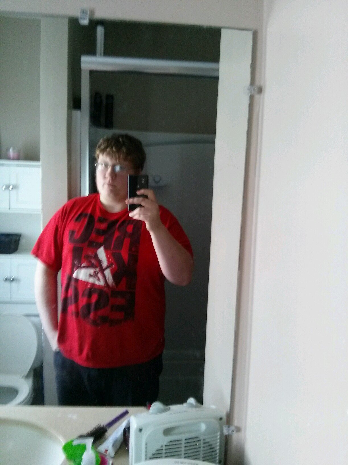 I love sports. Am a super nice guy. And looking for a good girlfriend