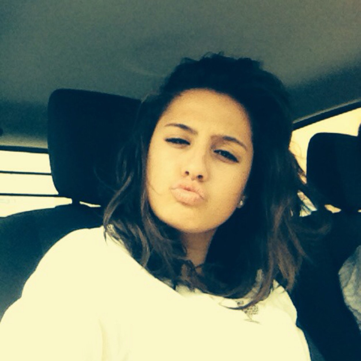 Anna410Anna's profile picture. La vita è come il mare .... Come puoi immergerti se hai paura di nuotare ???