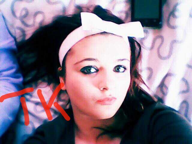 your love is my drog one kiss and i fell like am gonna fall asleep 3