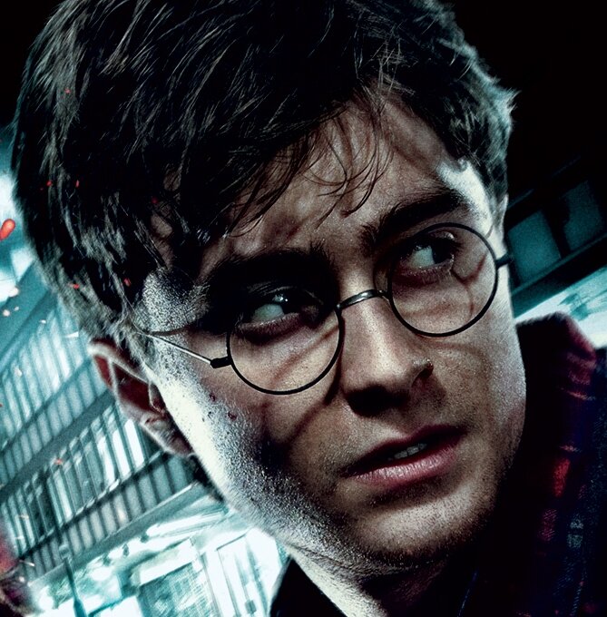 Diretor da Escola de Magia e Bruxaria de Hogwarts. Professor de Defesa Contra as Artes das Trevas. Auror ||RP||