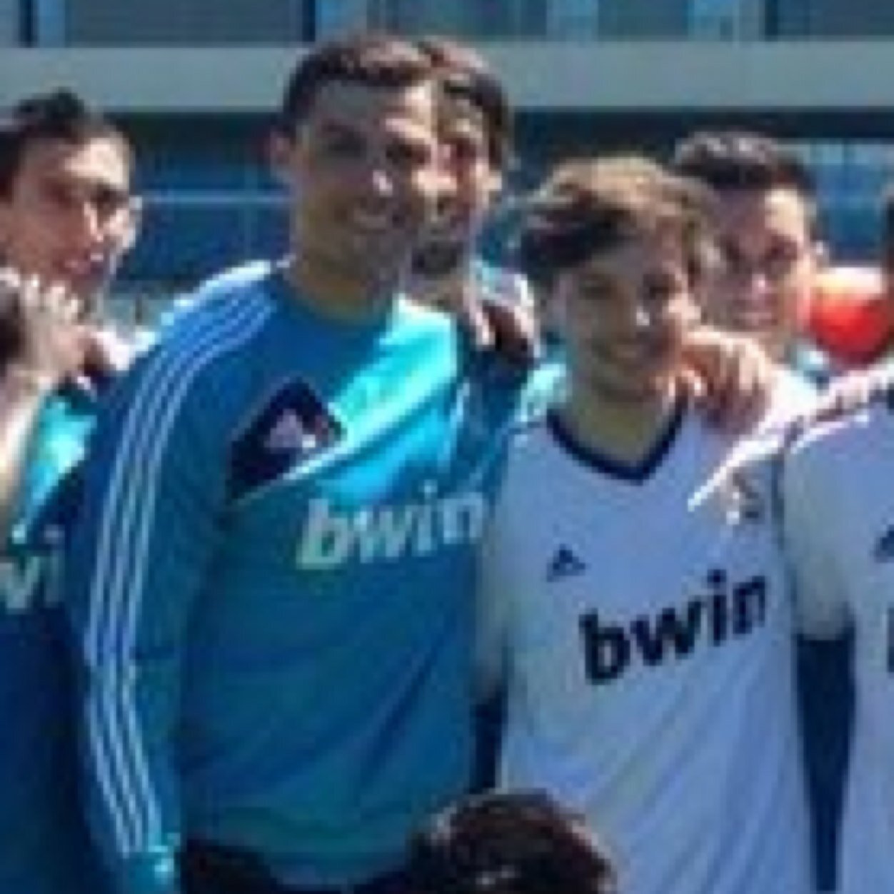 areyouwarmnow's profile picture. louis