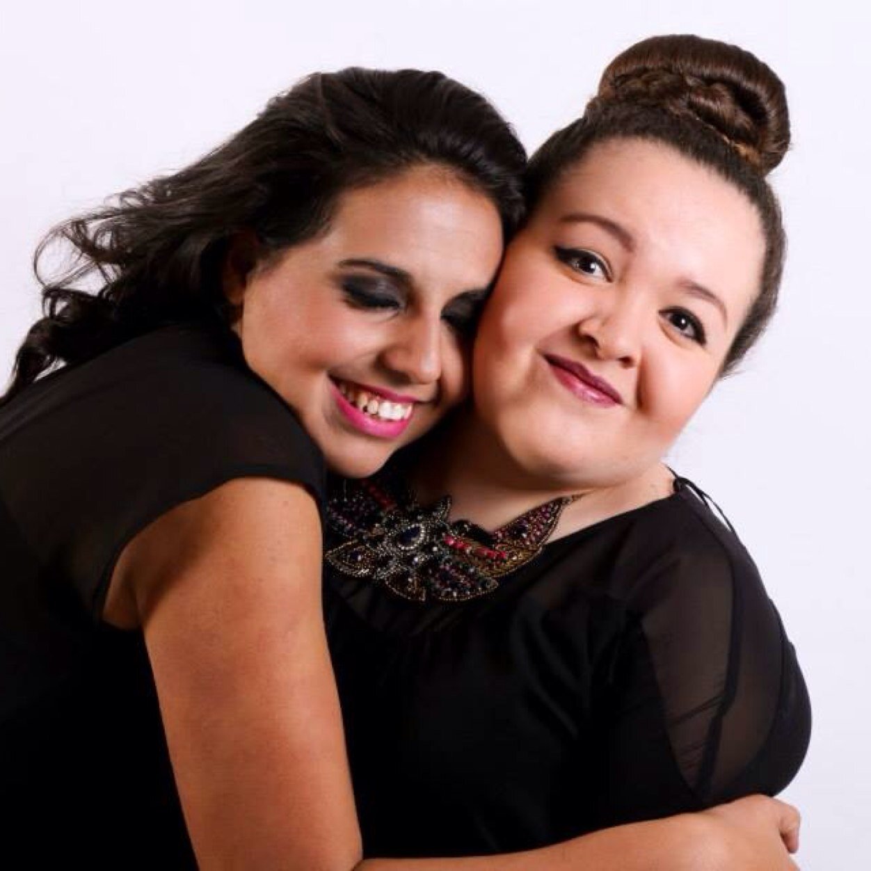 GirlsConn's profile picture. El mejor programa en la radio en Aguascalientes :: EXA FM 97.3 :: DE 5 A 7PM DE LUNES A SABADO !!
@ginachz y @maryfergarciar