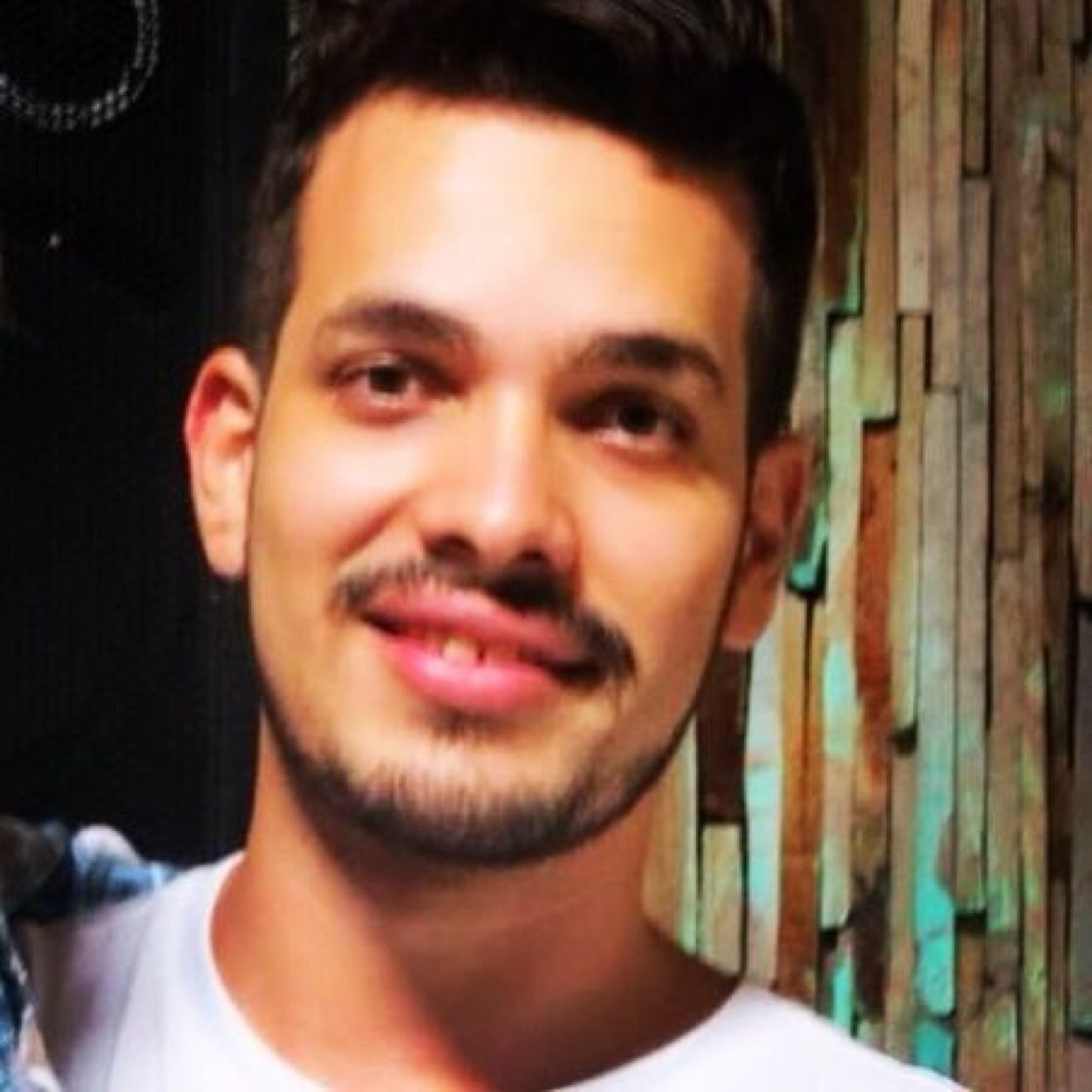 Diretor Executivo 〽️oove 〽️edia | Social Media | StartUps Founder | lucas@moovemedia.com.br | (62) 8314-1218