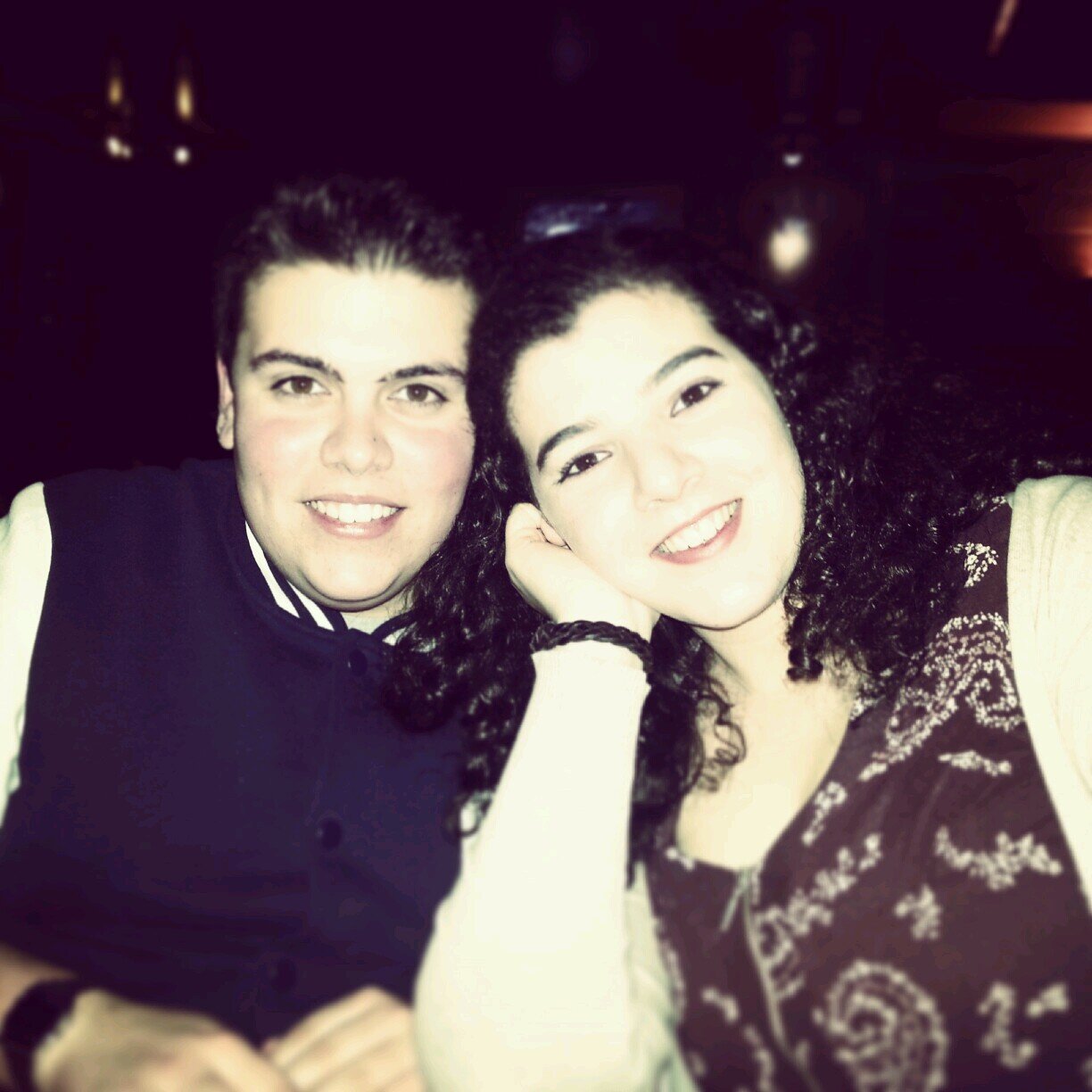 Antes de morir quiero plantar un libro, tener un arbol, y escribir un niño. Instagram: Martindiaz96