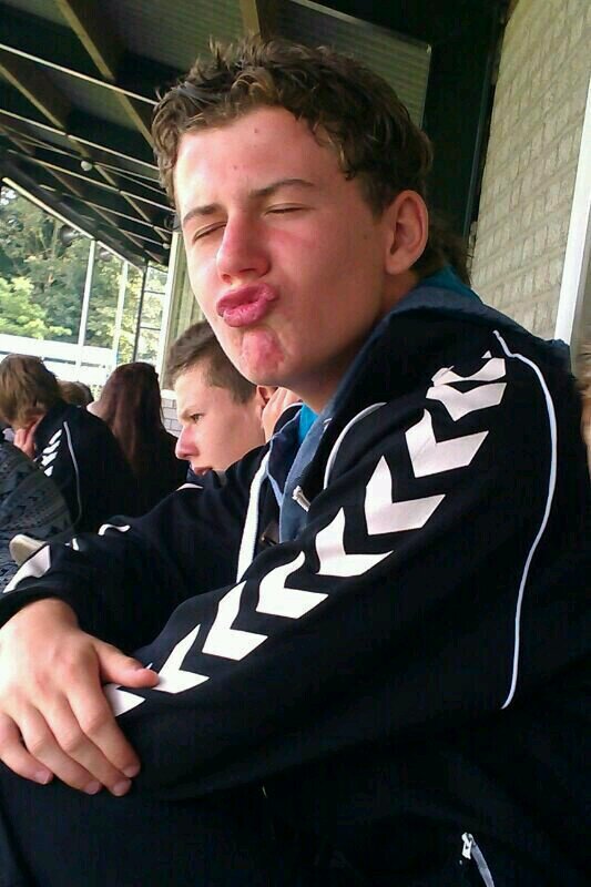 NiekOwios's profile picture. 