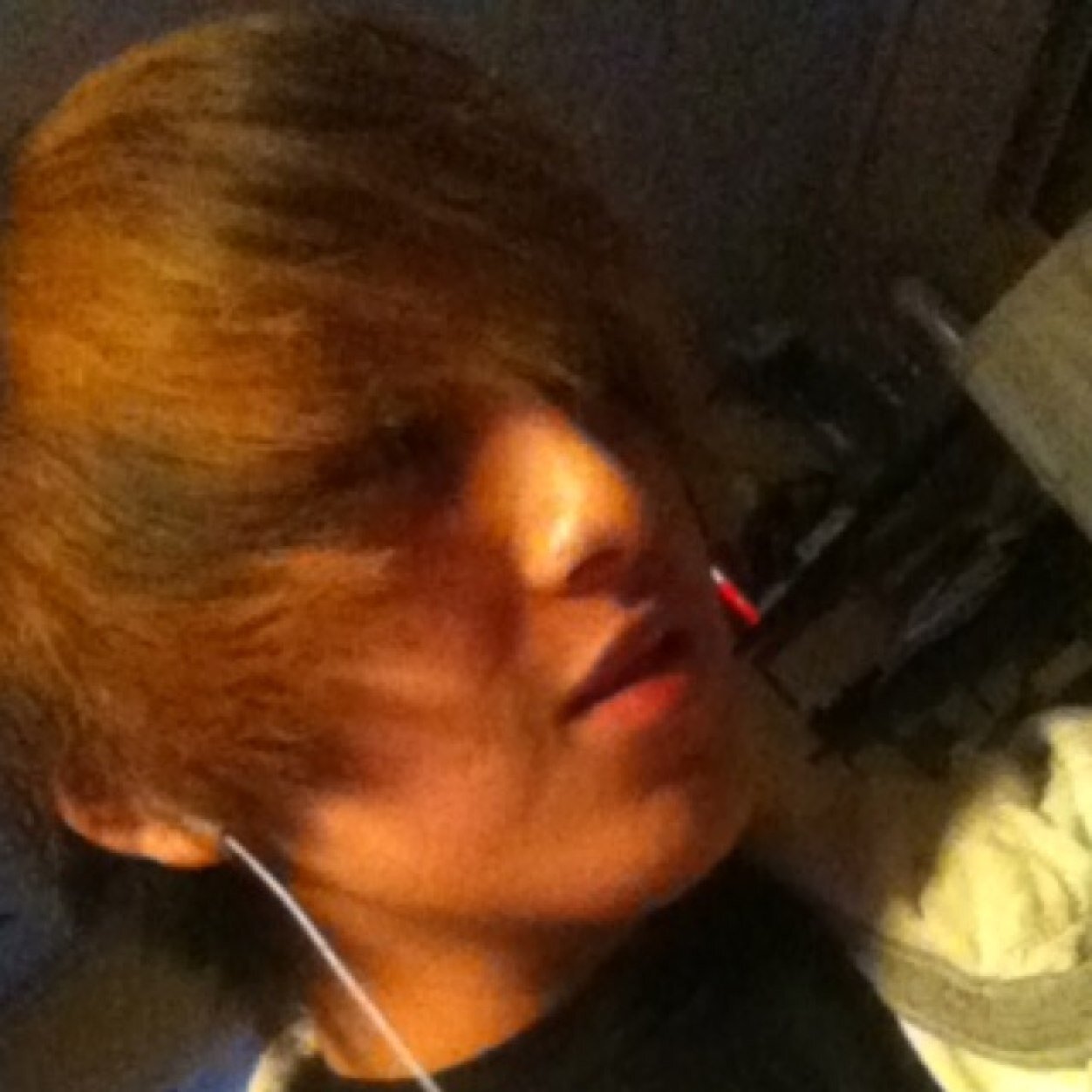 Hey im Waylon im 15 /Mn/kik me..Taken by @scenekidisdead he makes me happier then ever! Don't touch him or i will hurt you