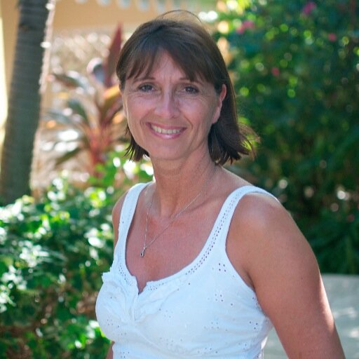Holistic Wellbeing Therapist: Massage, Reflexology, Reiki, Crystal Healing. Mindfulness Meditation and Relaxation Teacher