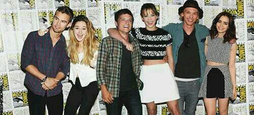 Divergente. Tributo. Potterhead. Gleeks. Percy. contandohojas@hotmail.com