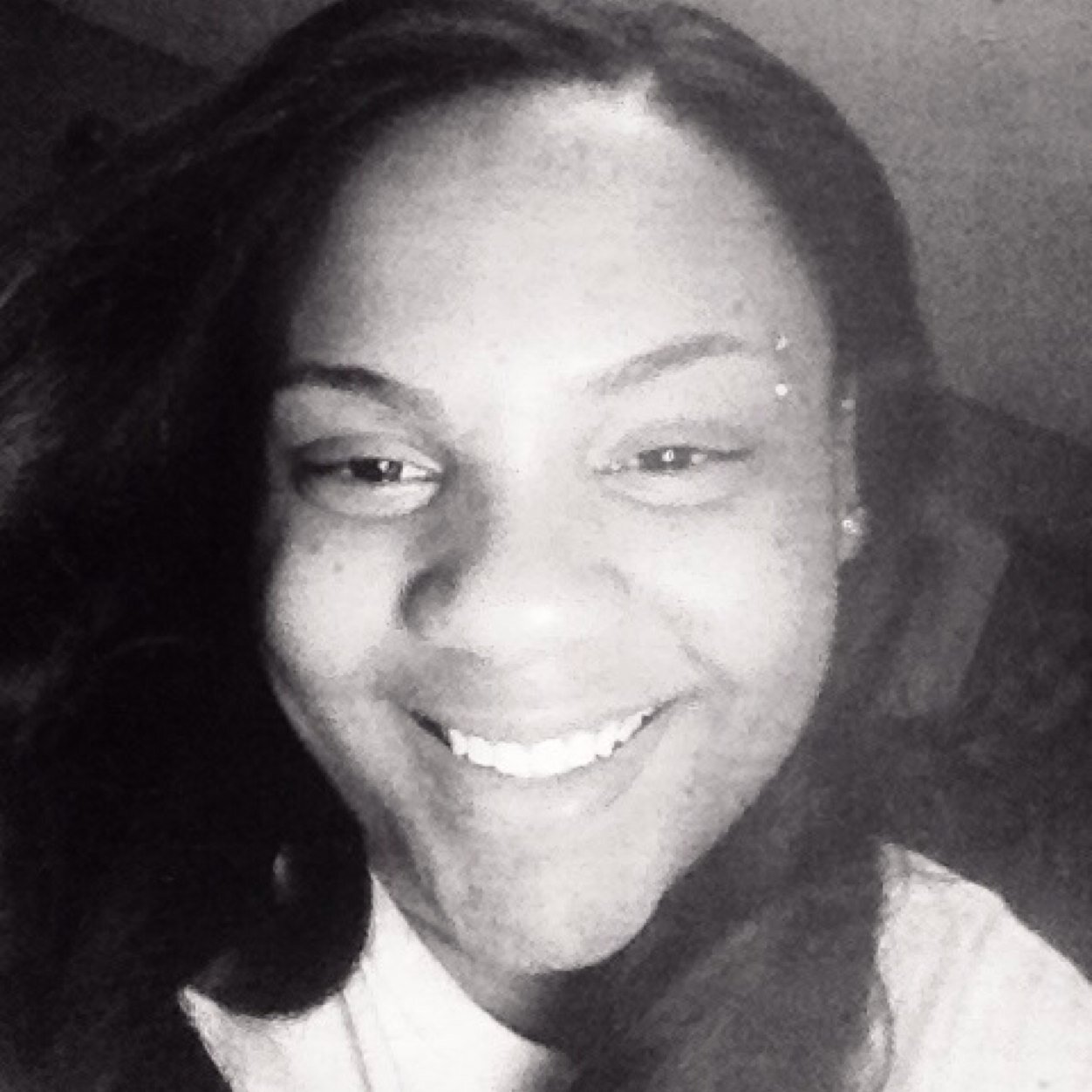*singlee| bestfriends : @otaylertay_ , Michael follow me i won`t bite .. well.. yet ? ;))