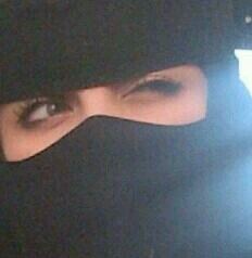 ً#إلى_أحدهم ،
مهمآ گثرت النظرآت لي تمنياً و هآمت القلوب بي عشقاً ، فـ لـا أرى سوآگ حبيب و قريب ، فأنت من ينبضُ له القلّب جنوناً و غرآم،.