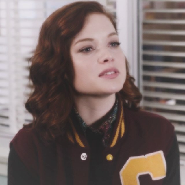 I need a place to change! A phone booth--? Nah! Even I'm not that corny! ~ | Fem!Spider-man | Independent Roleplay |
