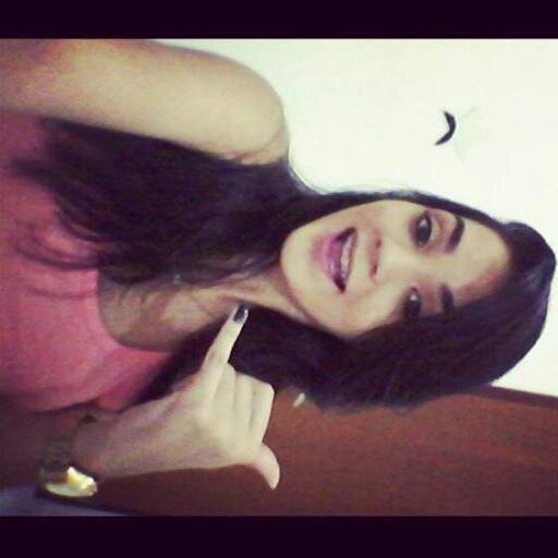Porque sempre vão ter vários pra tentar te humilhar, não abaixe a cabeça levanta esse olhar