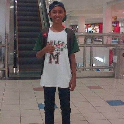 || 3JHS || VII.4 || @Planet74_ || Fotball Player 
|| Kha-Soes 75 ||MUSLIM●Jangan terpuruk hnya karena sikap seseorang yg mengecewakanmu,Karna diluar sana banyak