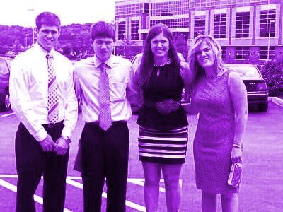 ivock_vli3's profile picture. Student-Athlete @ UPJ