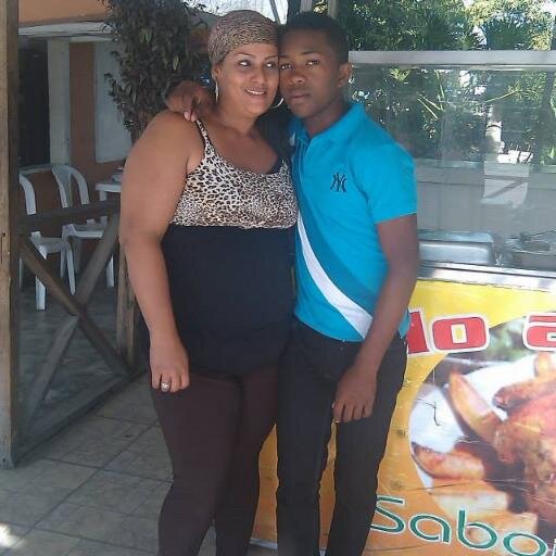 Nací el 16 de julio de 1996 en yamasa hijo de la sr carla castillo y el sr ricardo gálvez realizo sus primeros estudio en republica dominicana