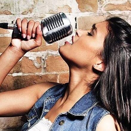 Novo Fã Clube Da Cantora Brenda. Siga O Twitter Oficial  @_Brendaoficial