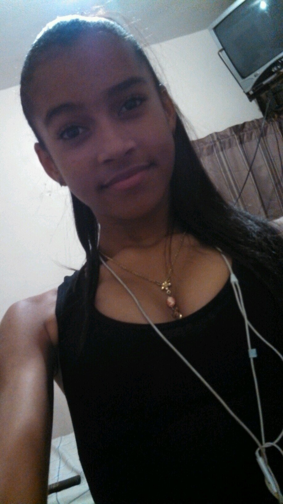 muchos me aman por mi forma de ser otos solo porque los hago reir pero al final le caigo bien ah todos :* :3