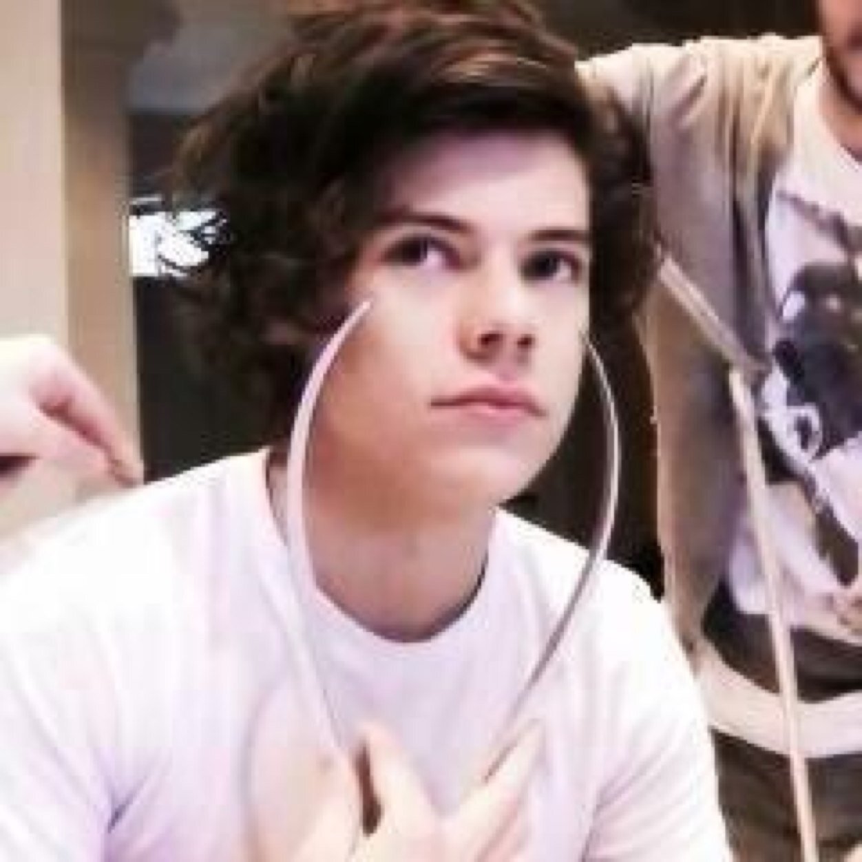 hi! pls follow @fIoume it would mean so much! love you .xx ٩(*´︶`*)۶҉
