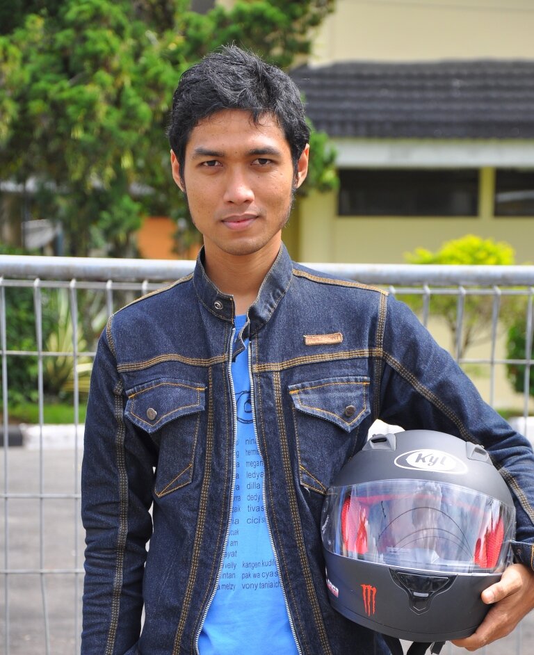scientist, wirausaha, hobi musik