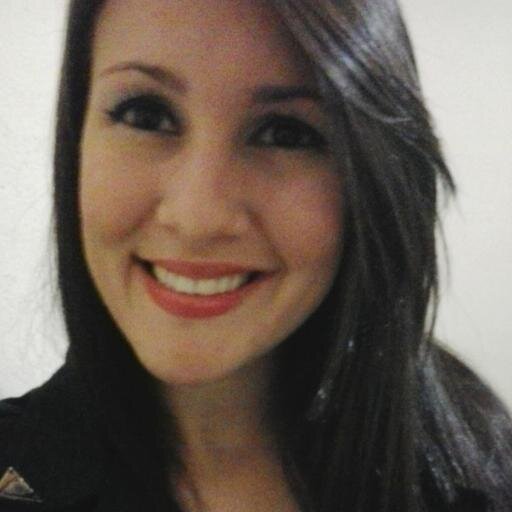 Goianiense, mineira de coração e Estudante de Enfermagem