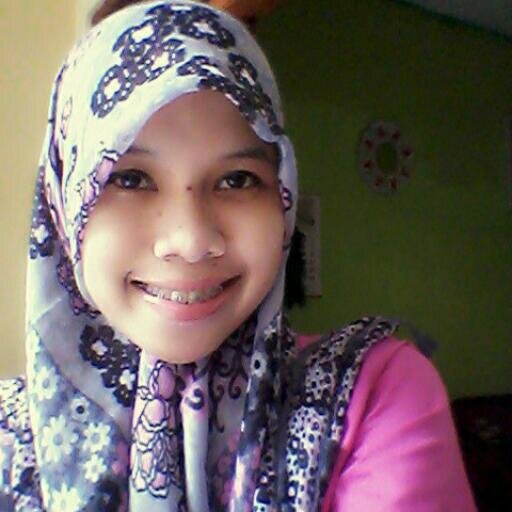 ibu dari dua putri.