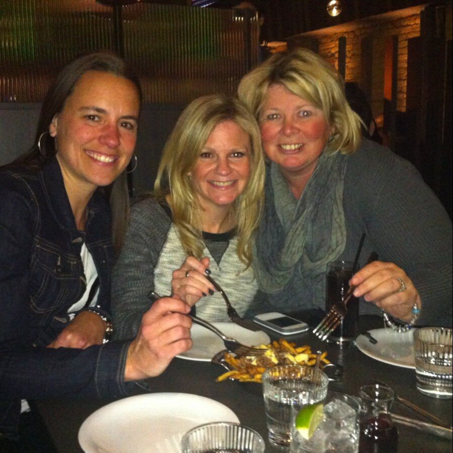 3 girls on the hunt for Canada's best poutine! #lapoutineweek #foodies Tweeted by Heather, Kath & Tam