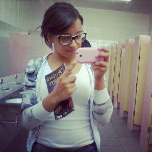 Ask: http://t.co/afi0yklQ1L
E-mail: talita-talitatah@hotmail.com