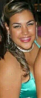Uma garota normal como todas as outra. Enfim gosta de sair, balada e tudo mais. Vive a vida intensamente !!!