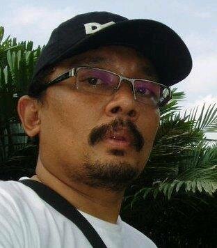 Apa adanya, enggak perlu manis yang penting setia.