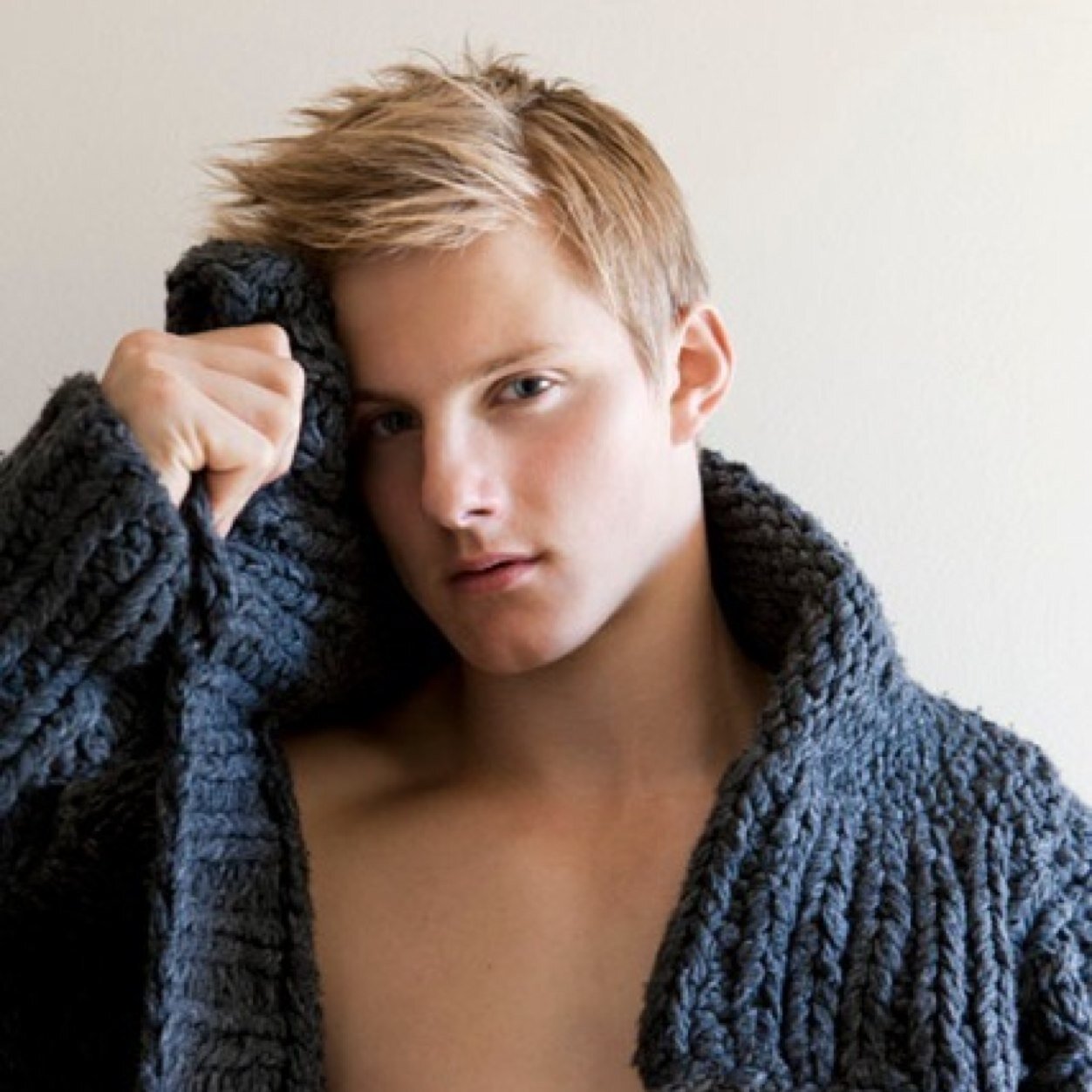 I'm a werewolf. A very sexy werewolf. {#Single #Bi} my family just moved here and I'm just trying to live a normal teen life...as a werewolf {Teen Wolf RP}