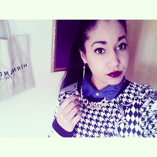 I have 6 reasons to smile they are Becky G., Justin Bieber and... ofc Follish 4. ~ Music is my life ~