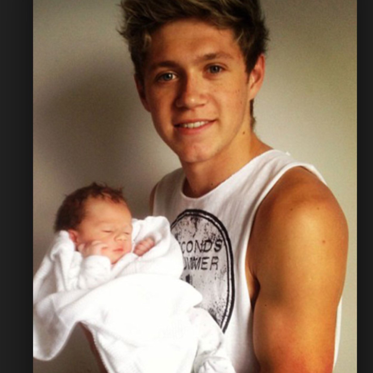 Niall is such a sexy beast!!!!! ❤️ #therealniallhoran