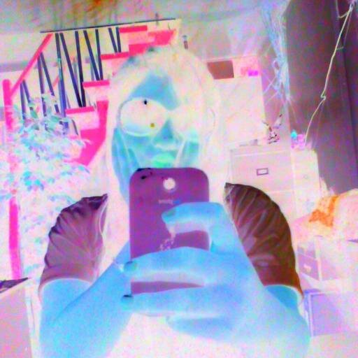 malourdz6's profile picture. 