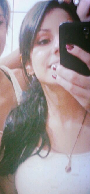 ''O caminho da felicidade ainda existe , é uma trilha estreita é em meio a selva triste ''