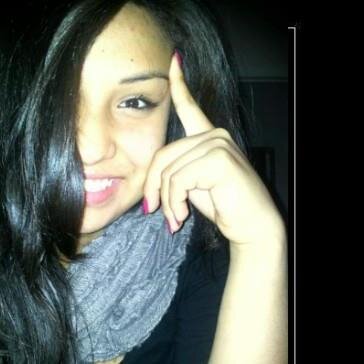 ''Lo que no me mata ,me fortalece '' (Nietzsche) No mires donde caiste, mira donde resbalaste. Instagram : @daiiyanadanna