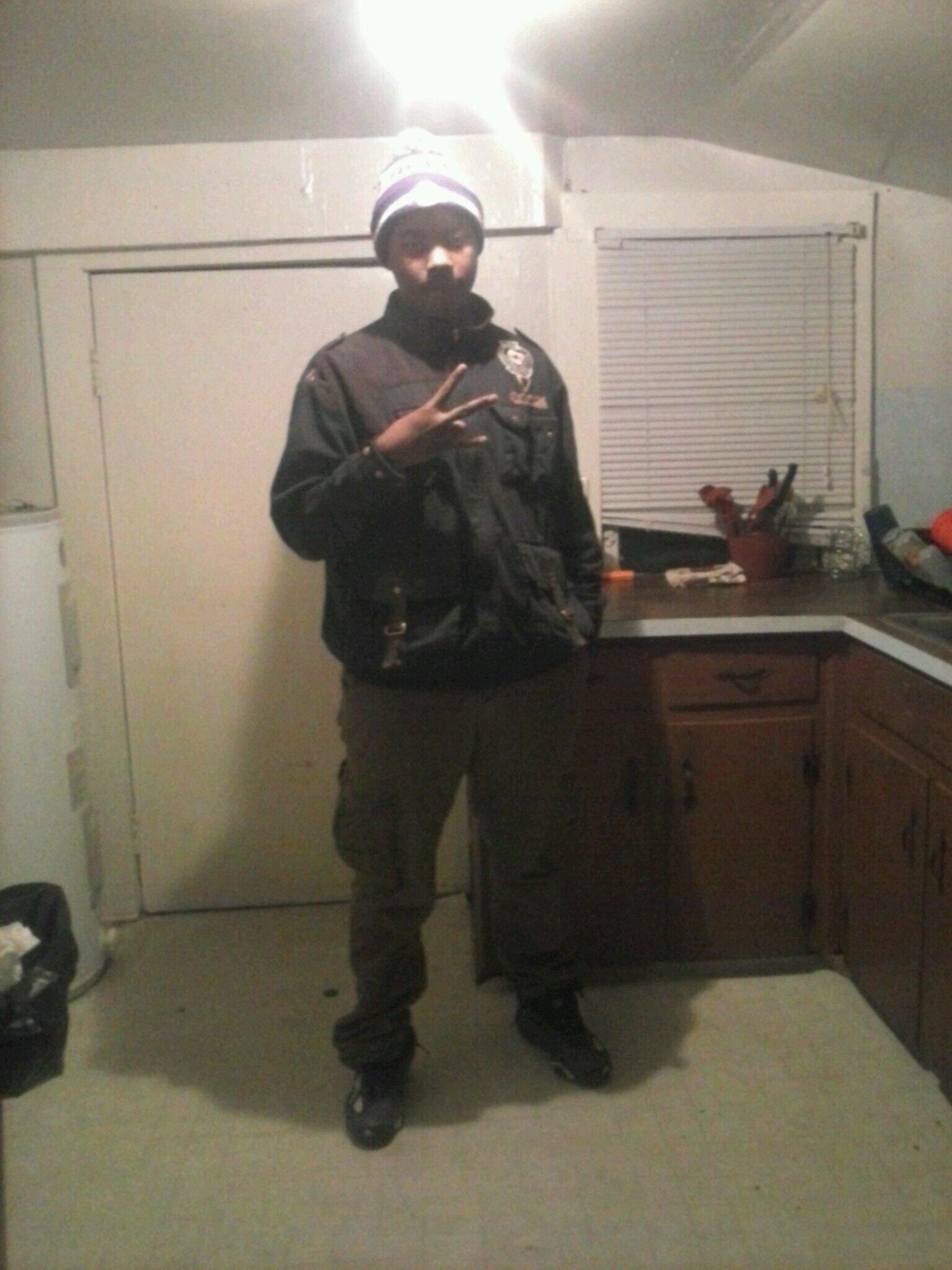 laidback just like to chill and play ball  #teamFollowBack #Ballislife
