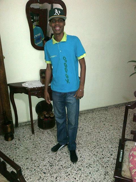 soy divertido,simpatico y chevere y estoy solo en busca de mi felicidad soltero andd pin 2B5BBE64 Y mi whatsapp 849 630-38 99