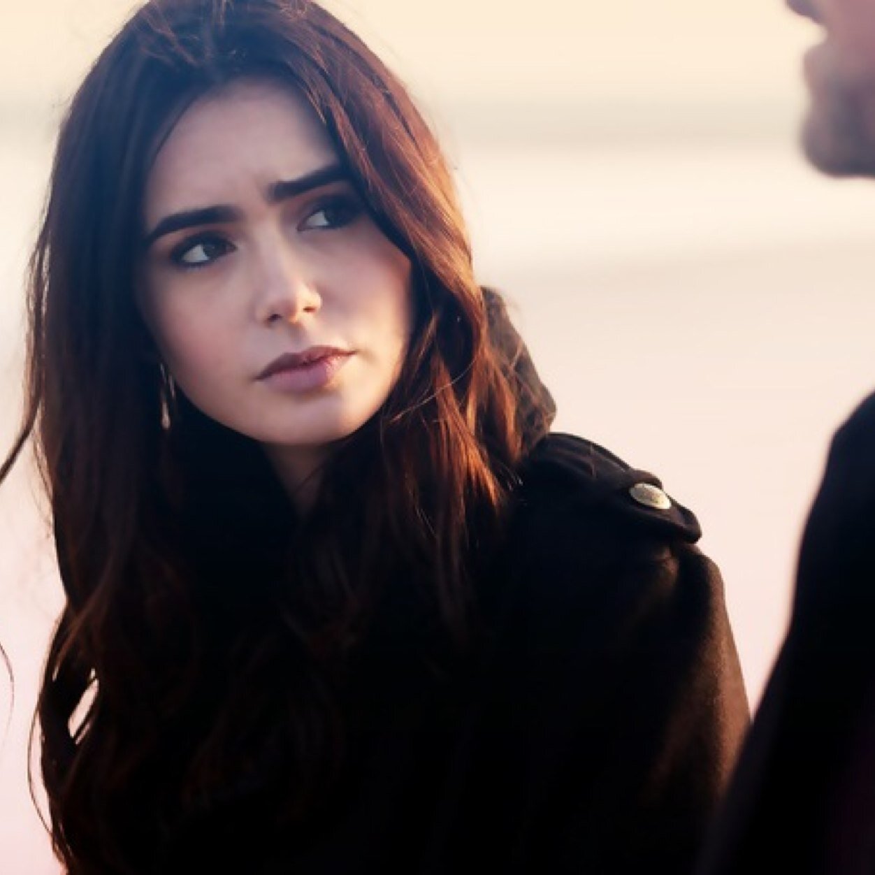 ArabellaRae_'s profile picture. Hey! I'm Arabella, but you can call me Bella. I'm 23, Italian, and a writer. {#OuatRP}