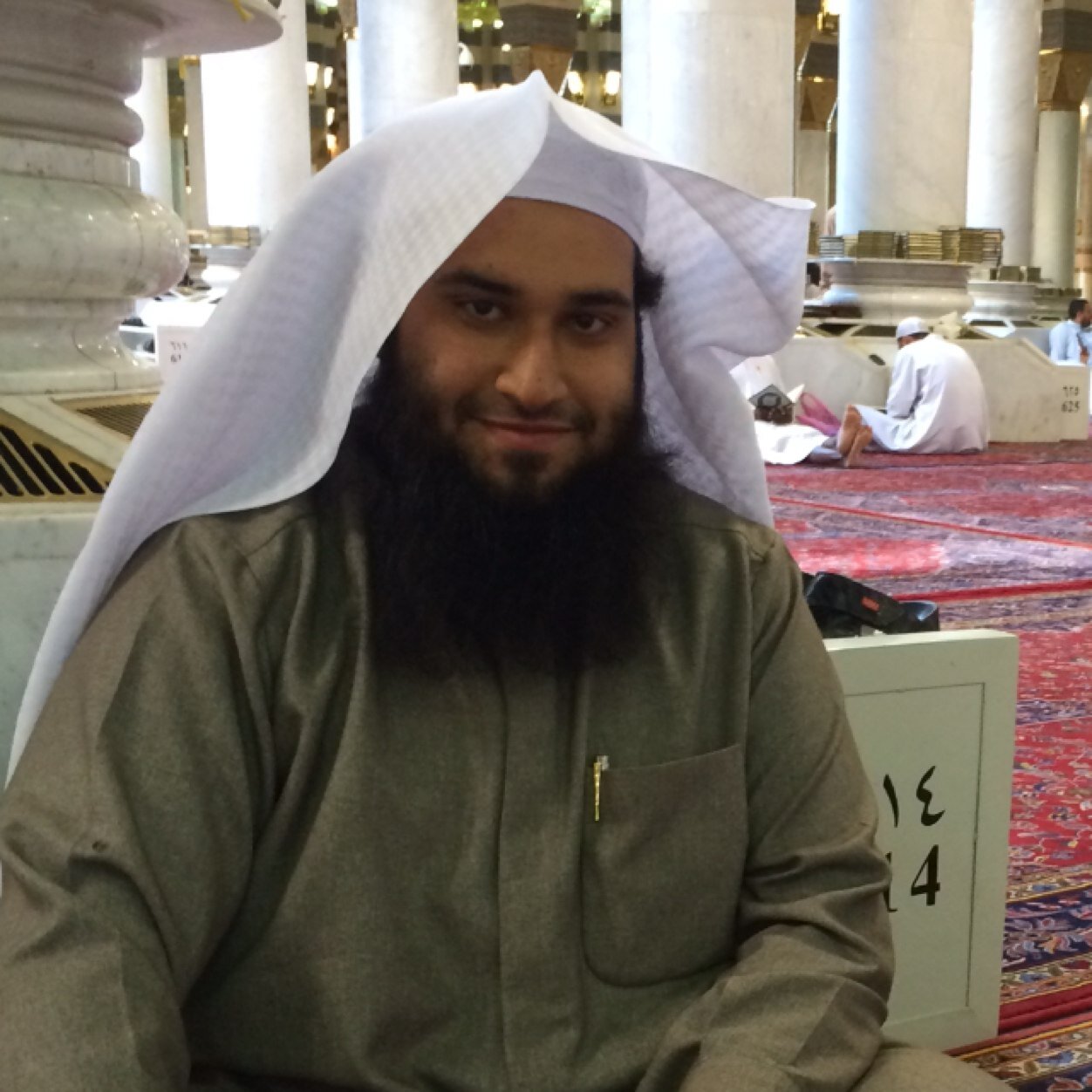 خادم للقرآن وأهله